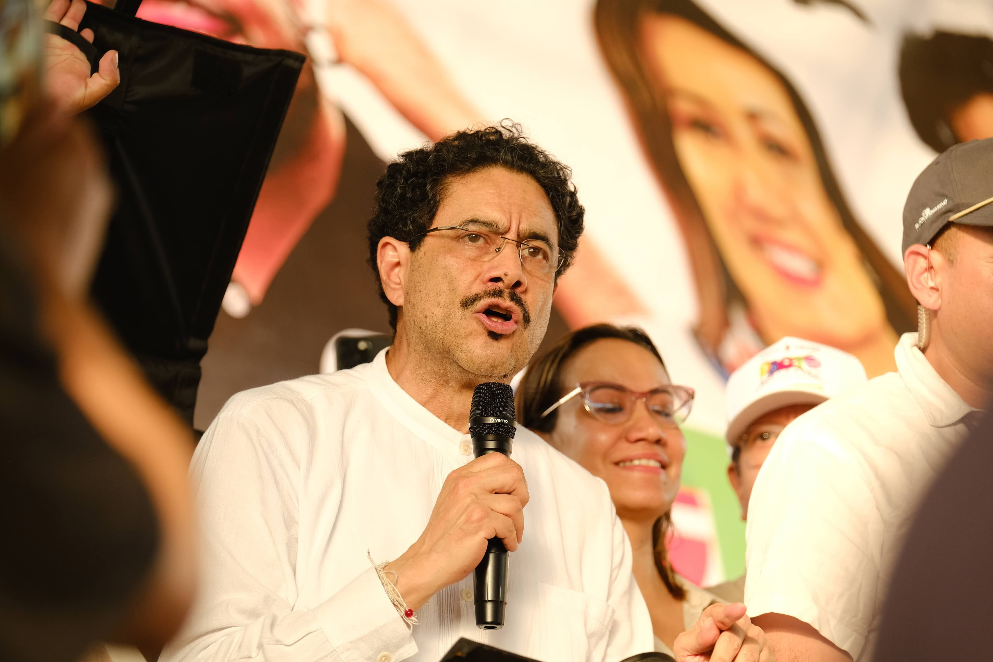 "Reconozco los resultados de la primera vuelta": Iván Cepeda