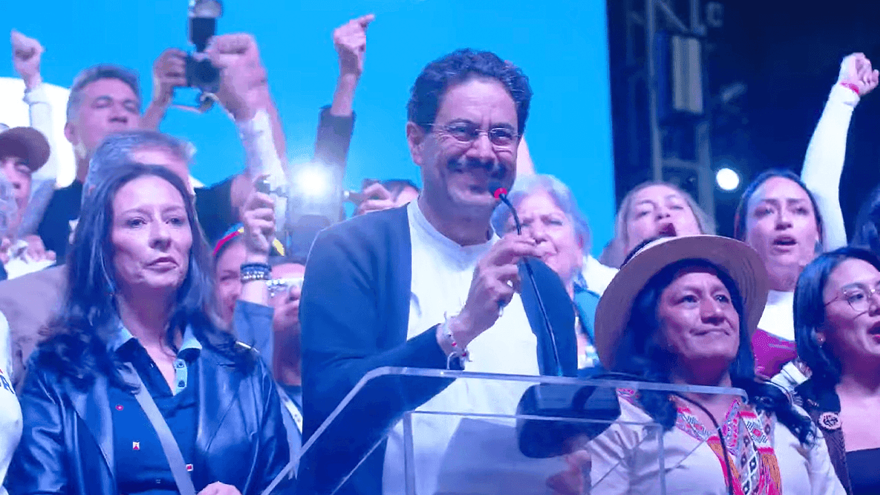 "Una vez se haya hecho el escrutinio, reconoceremos el resultado": Iván Cepeda 