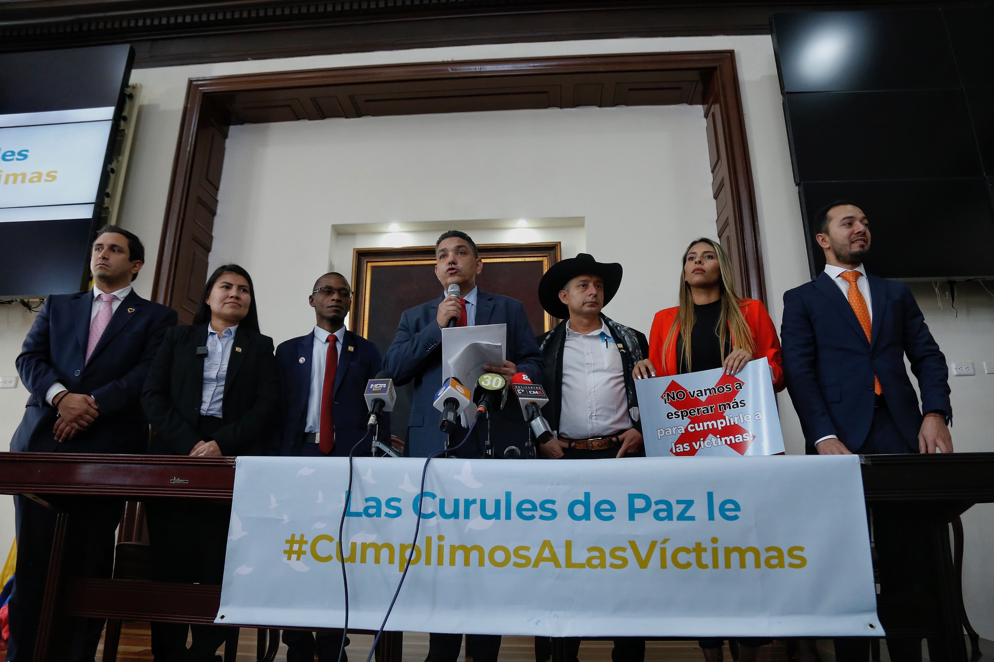 La mayoría de curules que nacieron del Acuerdo de Paz respaldan a Abelardo de la Espriella, crítico del proceso