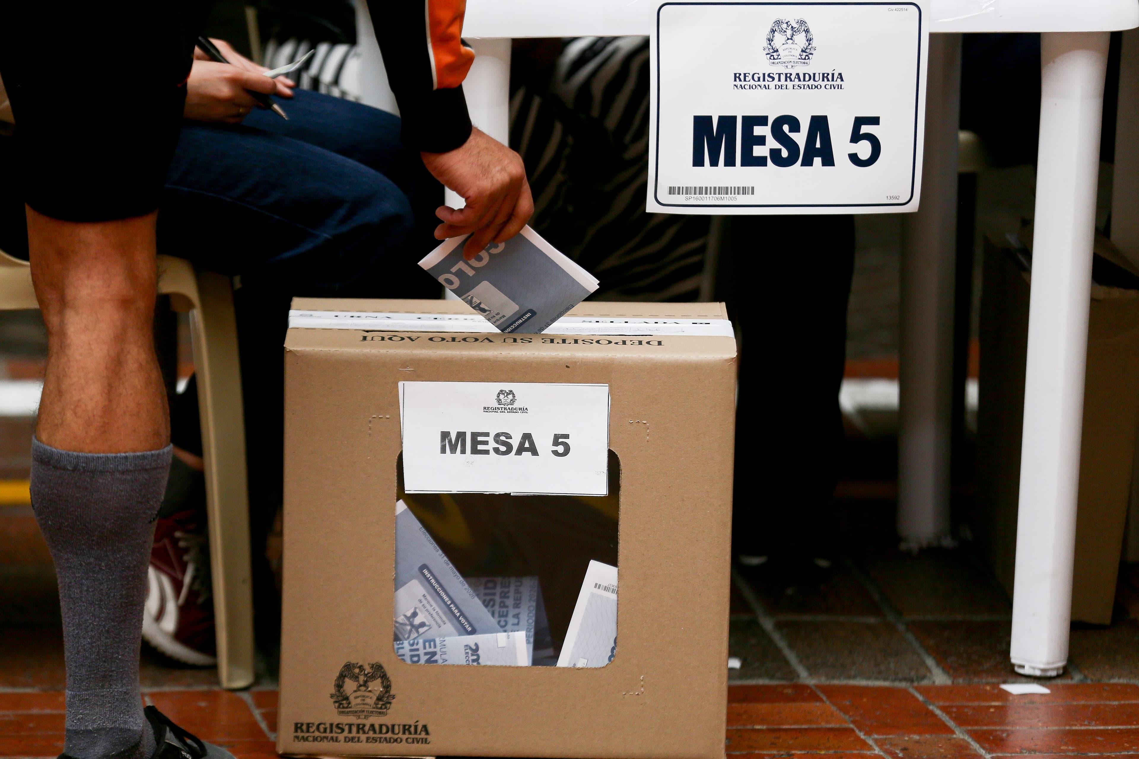 Comenzaron las votaciones en el exterior: Registraduría confirma apertura de mesas para la segunda vuelta presidencial Comenzaron las votaciones en el exterior: Registraduría confirma apertura de mesas para la segunda vuelta presidencial
