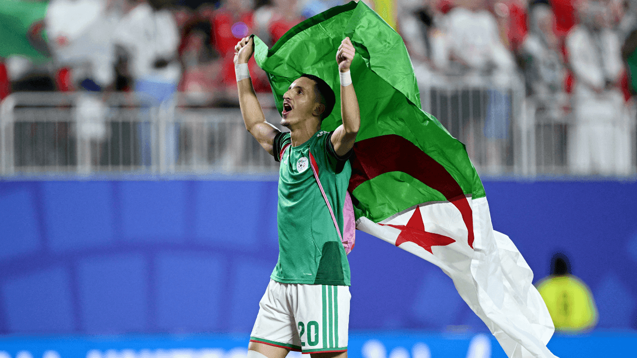 La camiseta de la patria imaginada:  el jugador argelino que le dijo que no al Mundial para ayudar a crear una nación 
