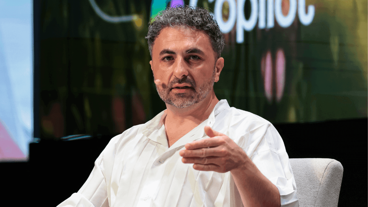 El jefe de IA de Microsoft le declara la guerra a la ‘conciencia’ de Claude El jefe de IA de Microsoft le declara la guerra a la ‘conciencia’ de Claude