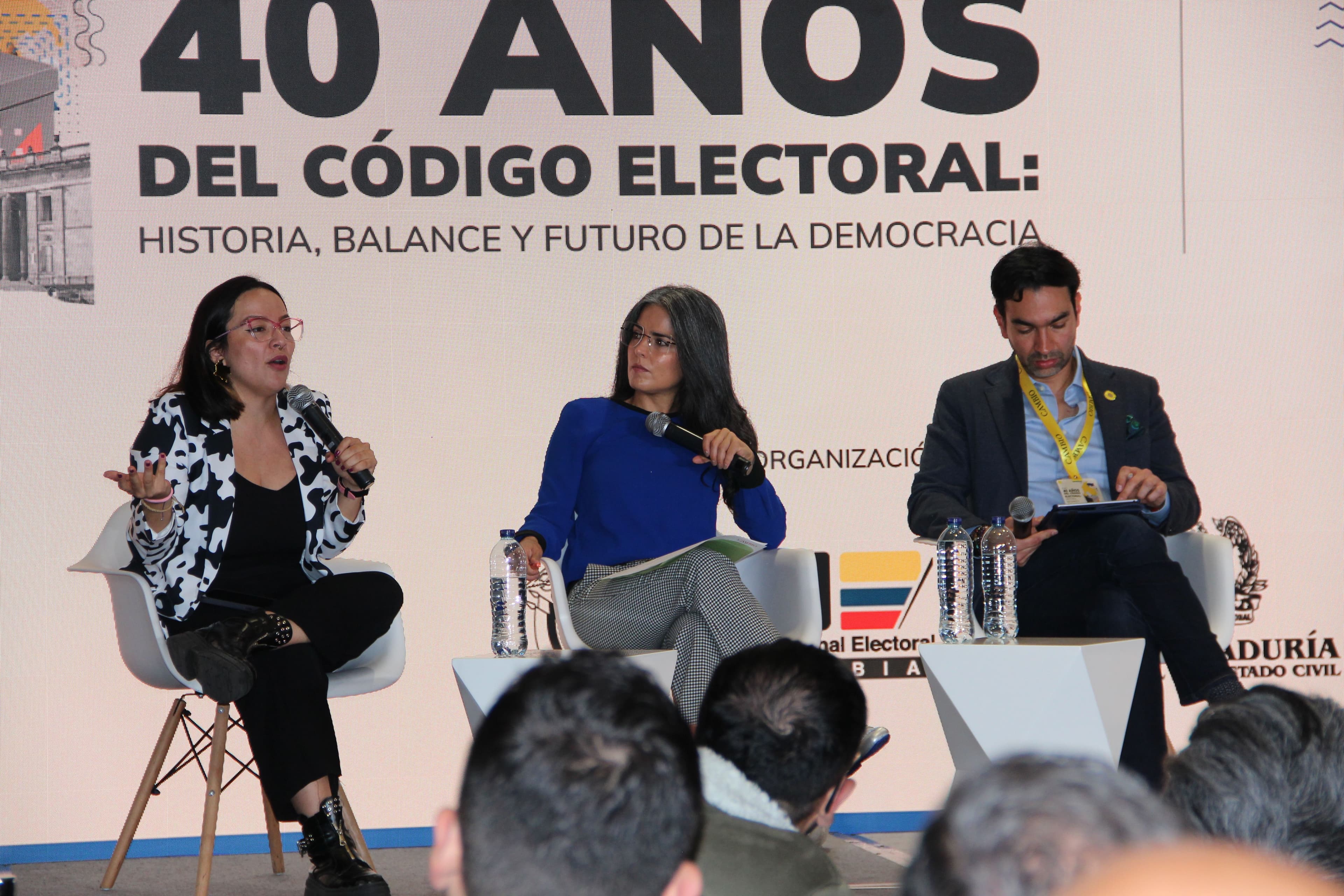 “El Código Electoral no habla de internet, inteligencia artificial ni deepfakes”: los retos que enfrenta el sistema electoral colombiano