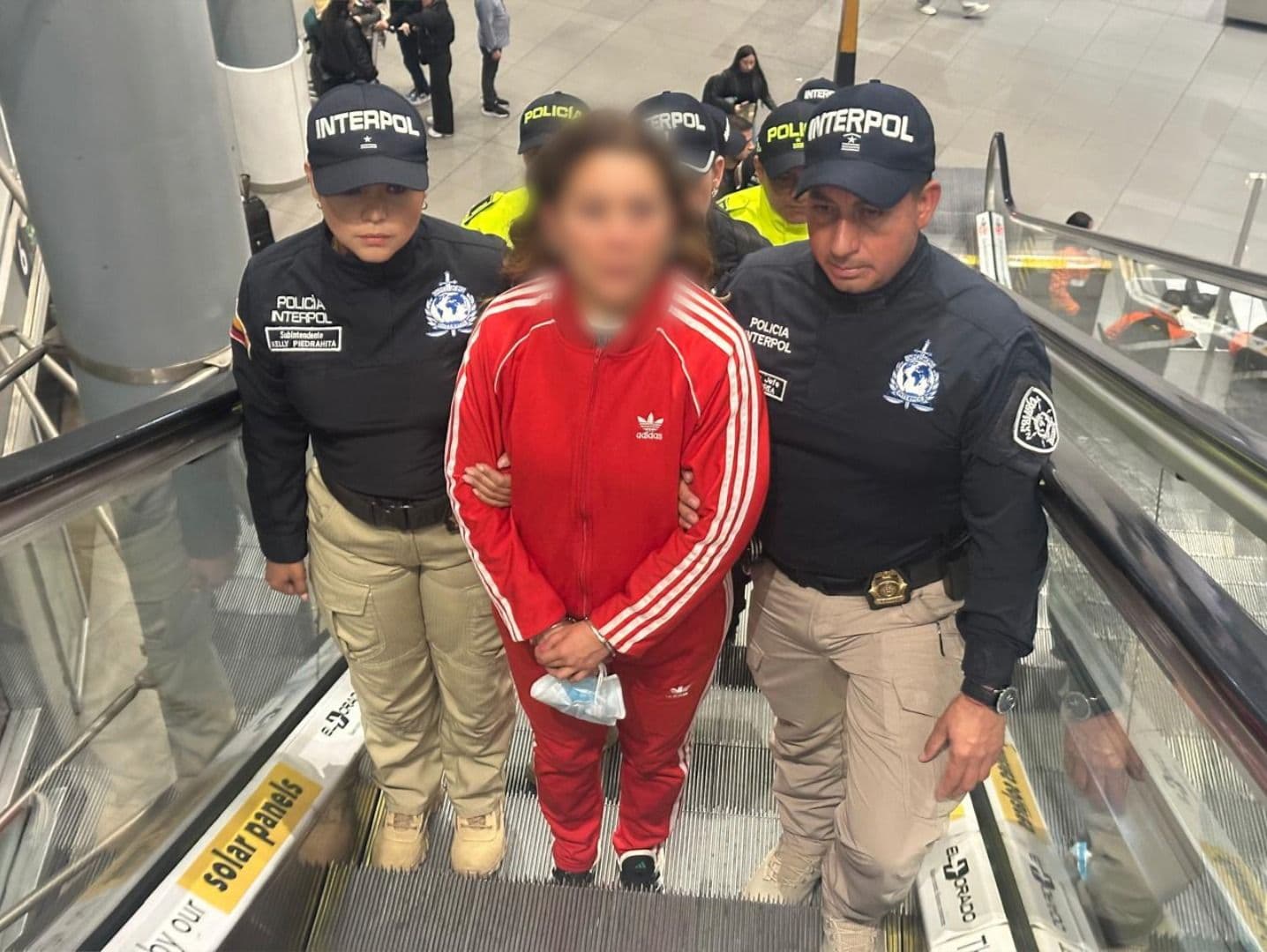 Extraditan desde Argentina a Mayerly Arévalo, investigada por presunto lavado de activos para el ELN. Créditos: Policía Nacional