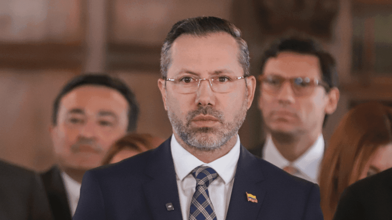 Senado negó moción de censura a ministro de Vivienda por su viaje a Santa Marta: 61 votos contra 27 tumbaron la medida