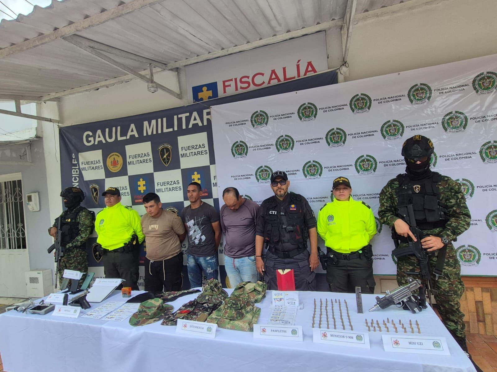 Policía y Ejército capturan a tres cabecillas del frente Iván Merchán de las disidencias de las Farc