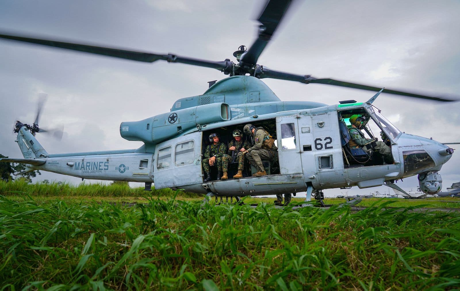 Tres helicópteros de los marines estuvieron en Tumaco, Nariño para transportar al jefe del comando sur de Estados Unidos. Foto: Cortesía 