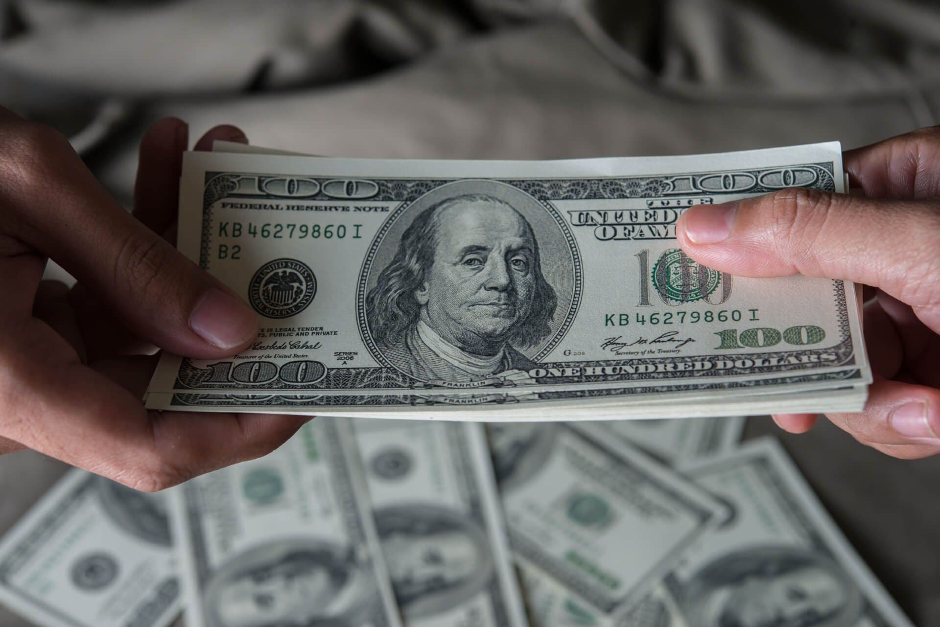photologuephotos2023-07dolarjpg