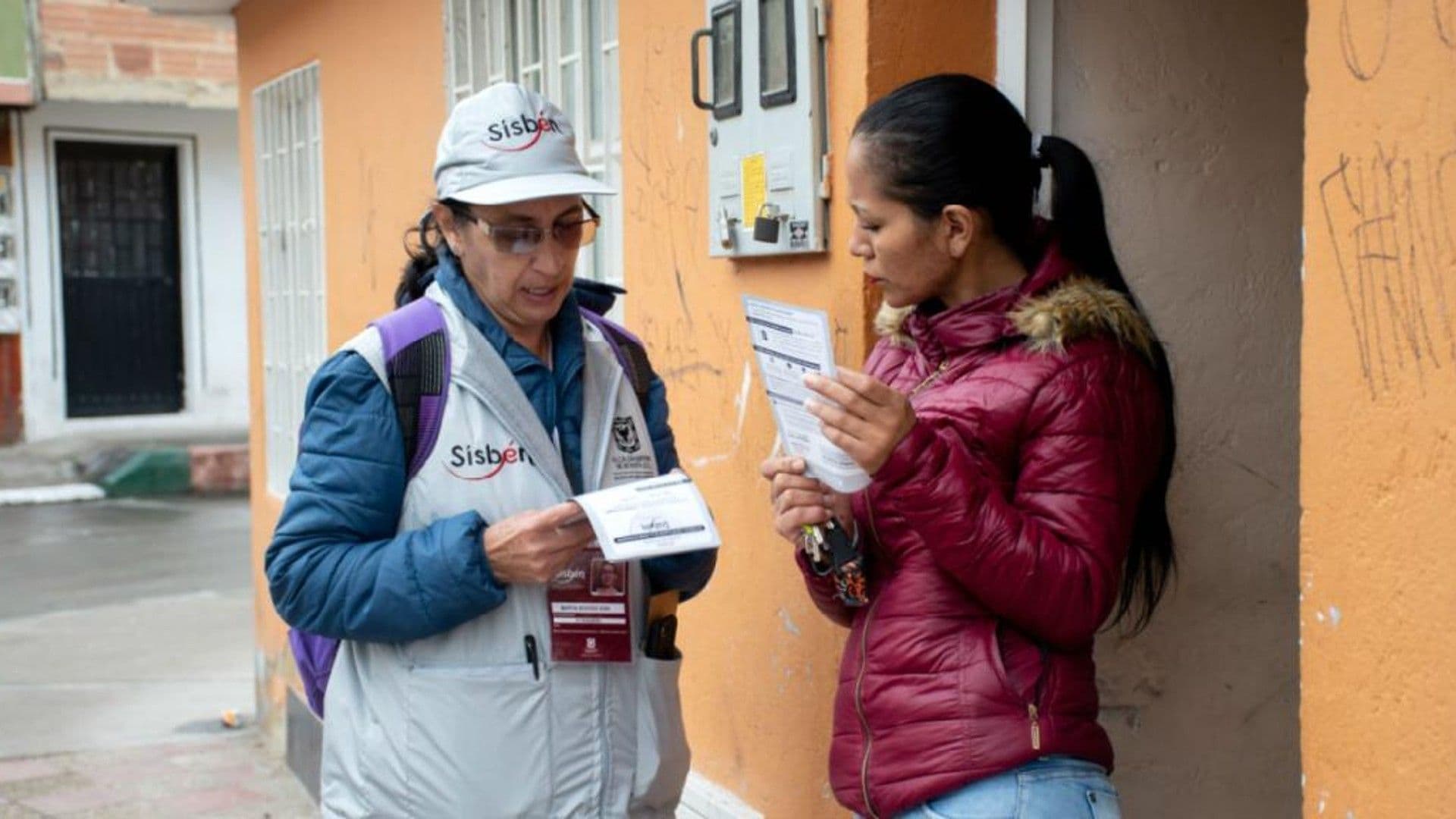 photologuephotos2023-08encuestador-sisbenjpg