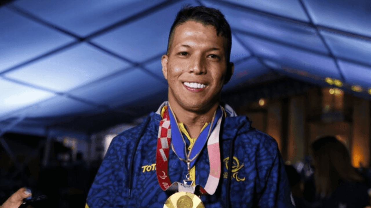 photologuephotos2024-08nelson_crispin_medallista_de_oro_en_los_juegos_paralimpicos_de_paris_2024png