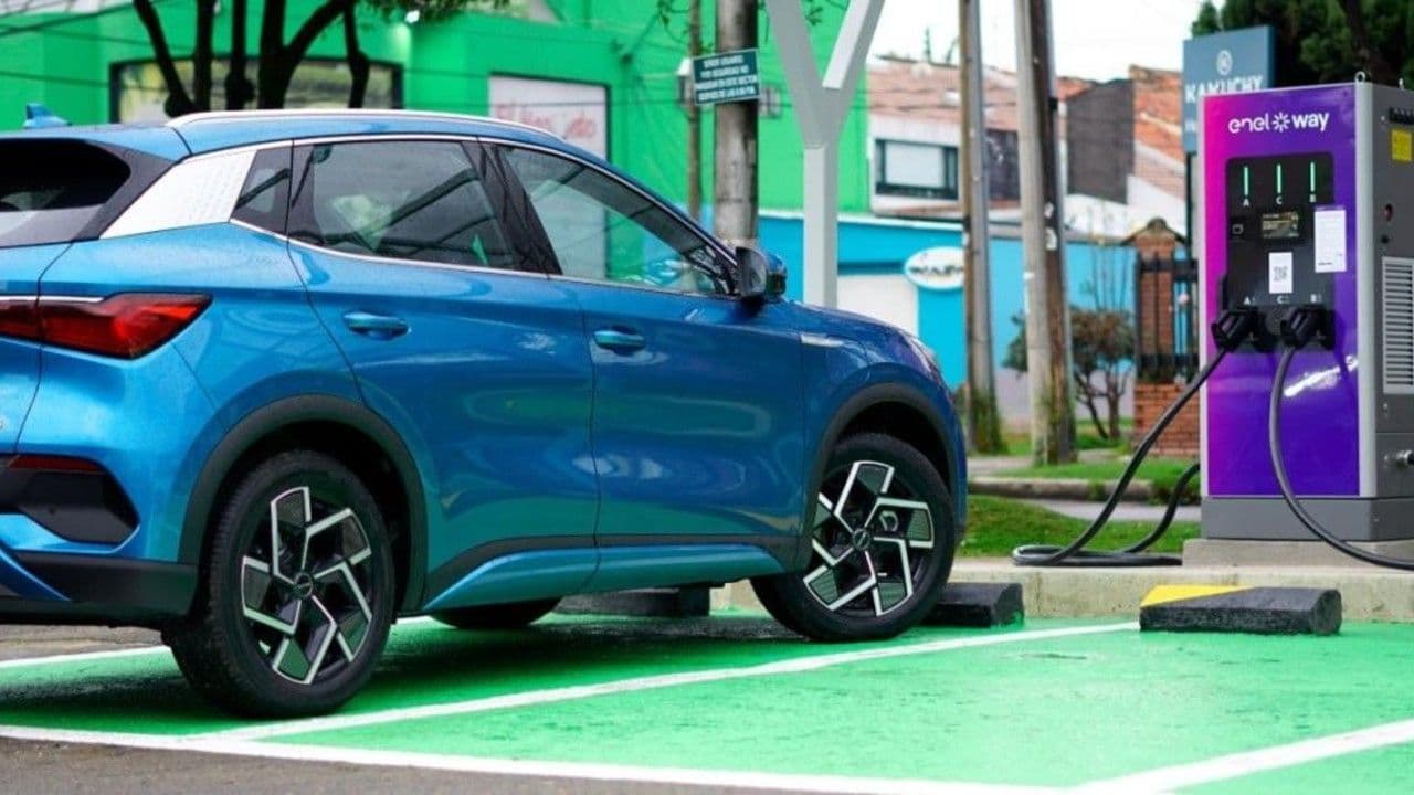 photologuephotos2025-02vehiculos_hibridos_y_electricosjpg
