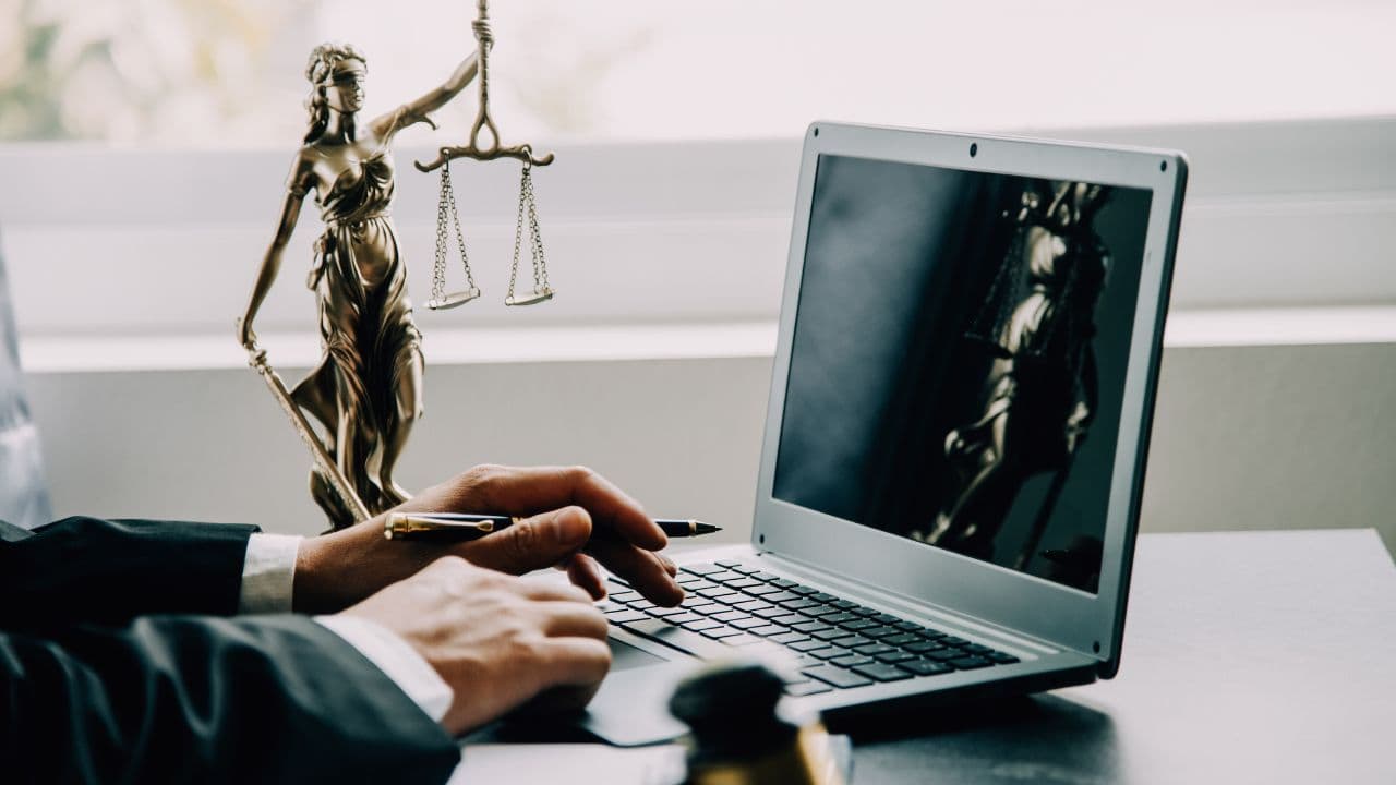photologuephotos2025-07revisar_antecedentes_judicialesjpg