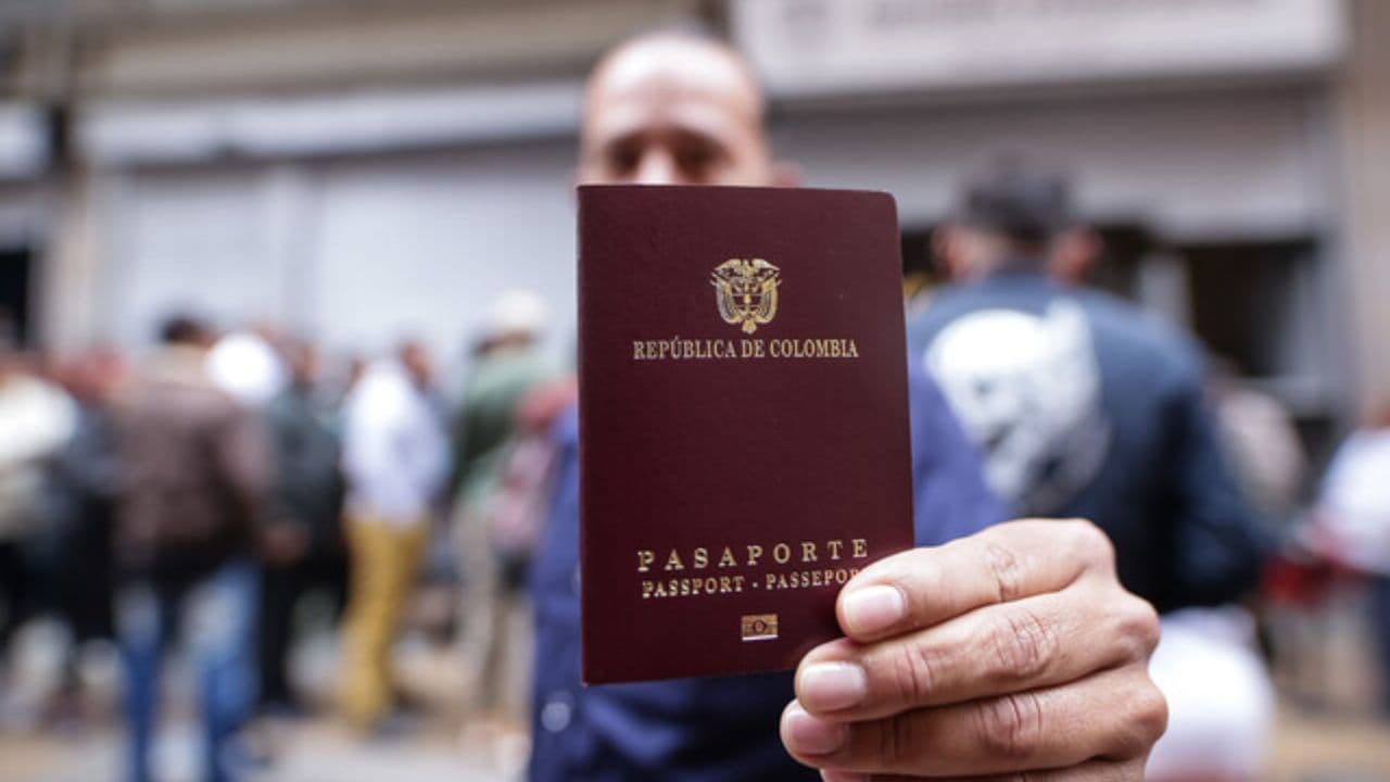 photologuephotos2025-08thomas_greg_sons_expedira_pasaportes_hasta_abril_de_2026_la_cancilleria_expidio_urgencia_manifiestajpg