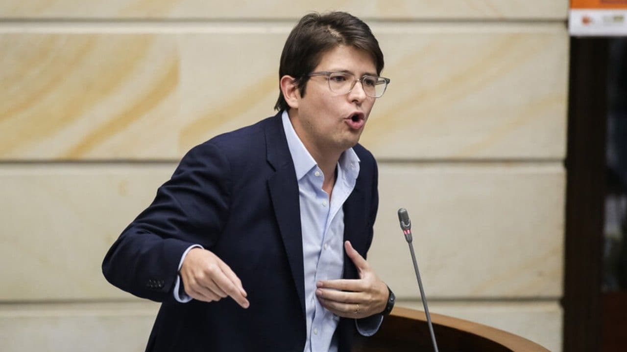 photologuephotos2025-08miguel_uribe_congresistajpg