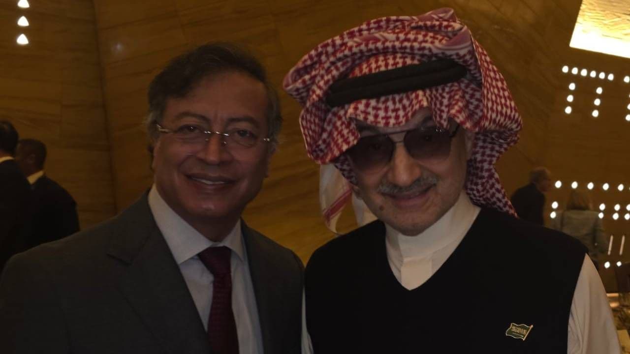 Gustavo Petro junto a Alwaleed Bin Talal