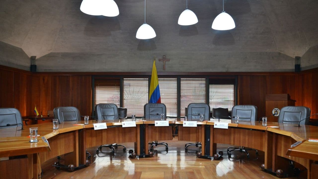 Crucifijo de la Sala Plena de Corte Constitucional 2