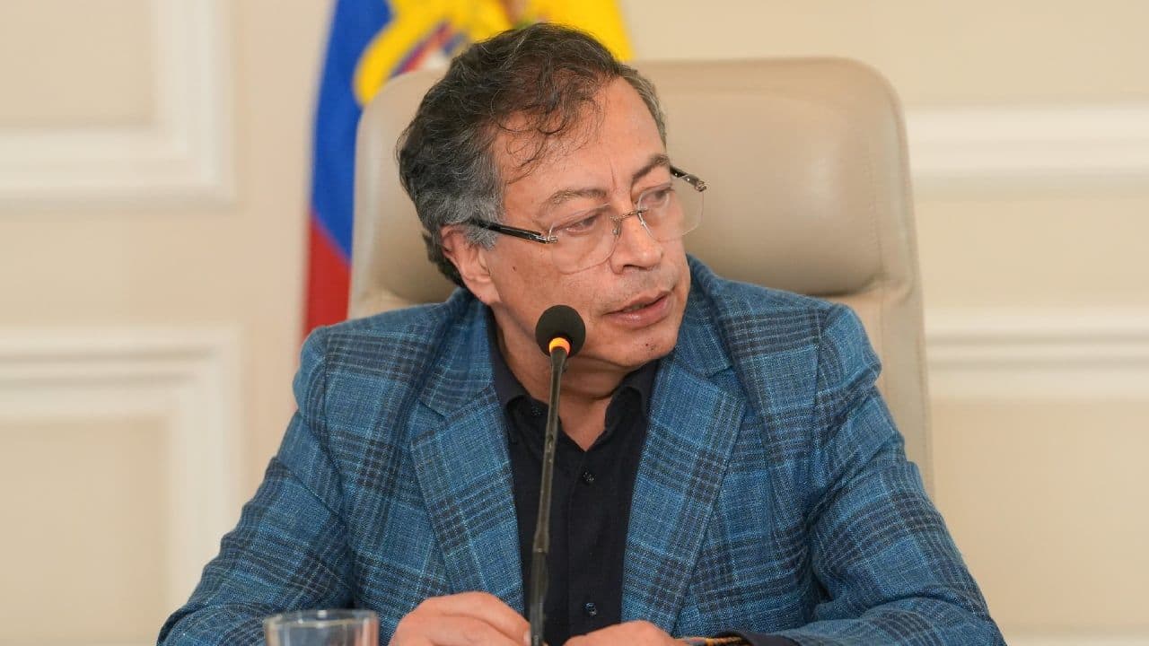 Gustavo Petro en consejo de ministros 5