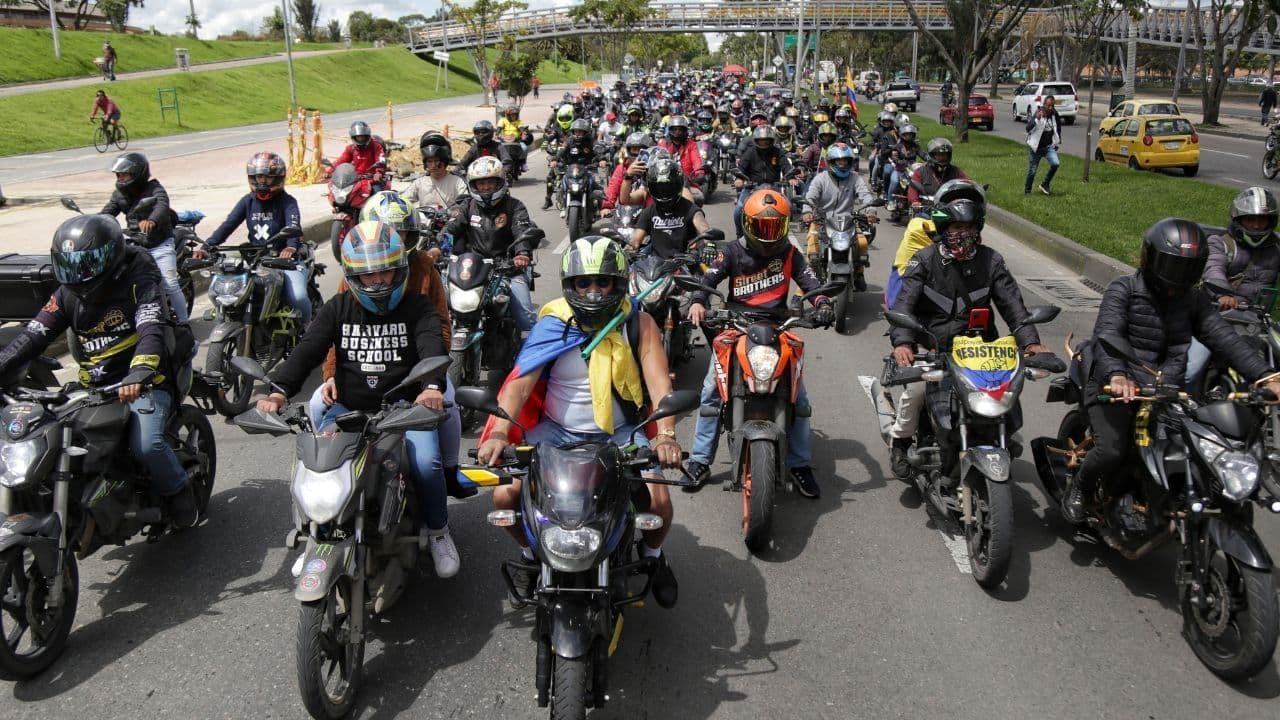 photologuephotos2025-04motosjpg