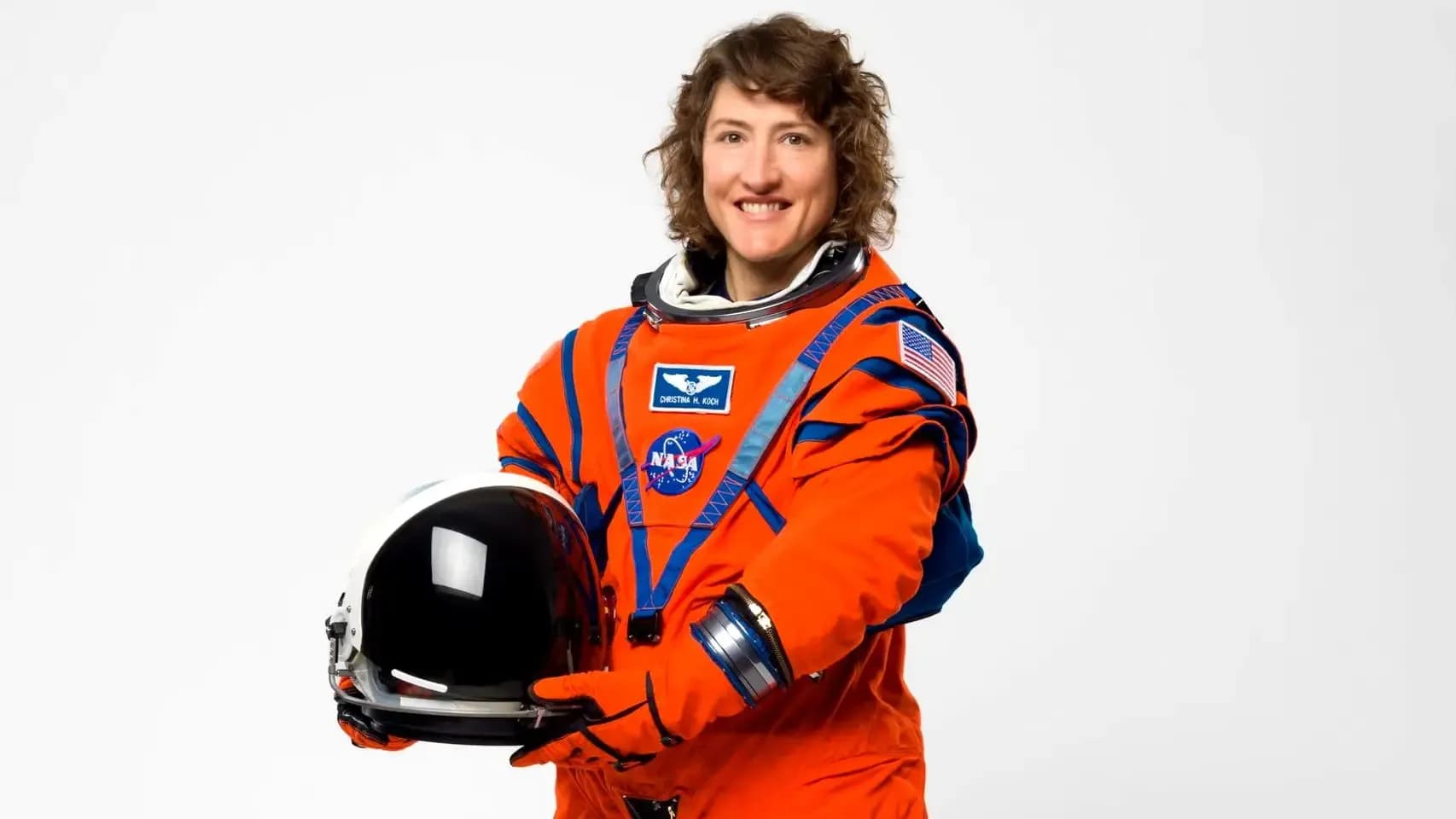 Christina Koch se convirtió en la primera mujer en viajar alrededor de la Luna