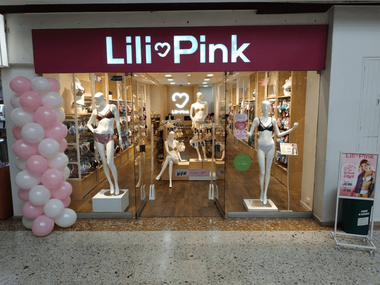 Operativo de la Fiscalía en tiendas Lili Pink