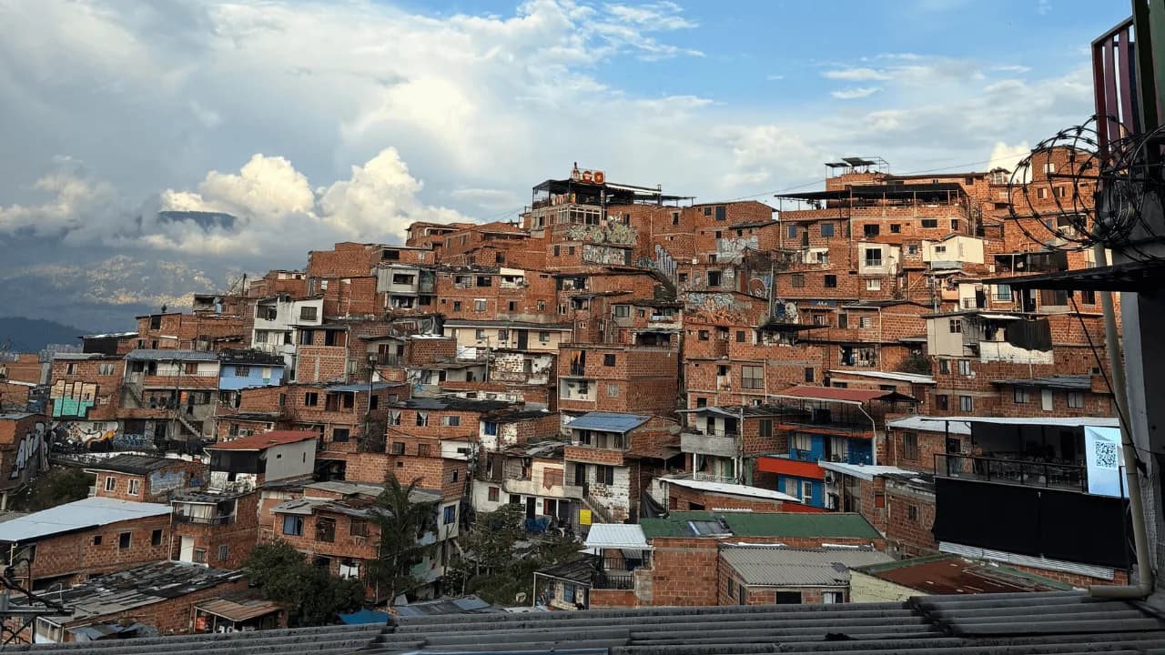 Comuna 13 de Medellín: el rincón donde Colombia aprendió a confiar de nuevo Comuna 13 de Medellín: el rincón donde Colombia aprendió a confiar de nuevo