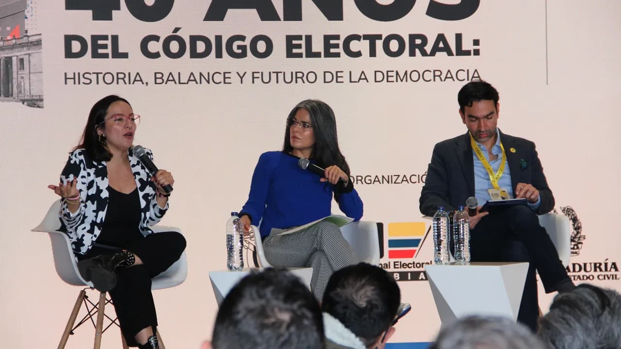 “El Código Electoral no habla de internet, inteligencia artificial ni deepfakes”: los retos que enfrenta el sistema electoral colombiano