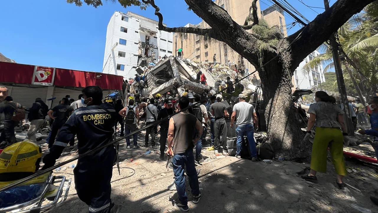 Medicina Legal divulga la identidad de las víctimas del terremoto