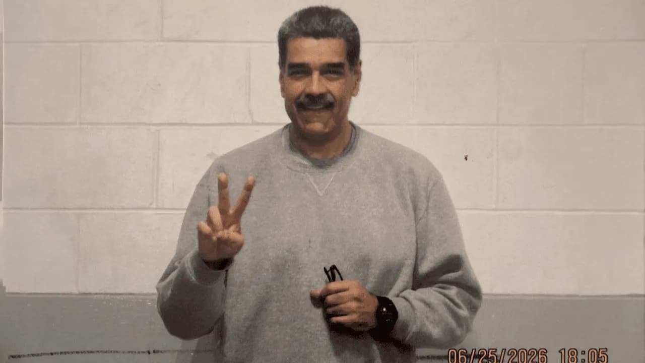 Publican fotos de Nicolás Maduro desde una cárcel de Nueva York: "Pequeño regalo de amor y esperanza"
