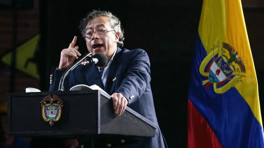 Contraloría prende alarma por disparo de contratos en la recta final del Gobierno de Gustavo Petro