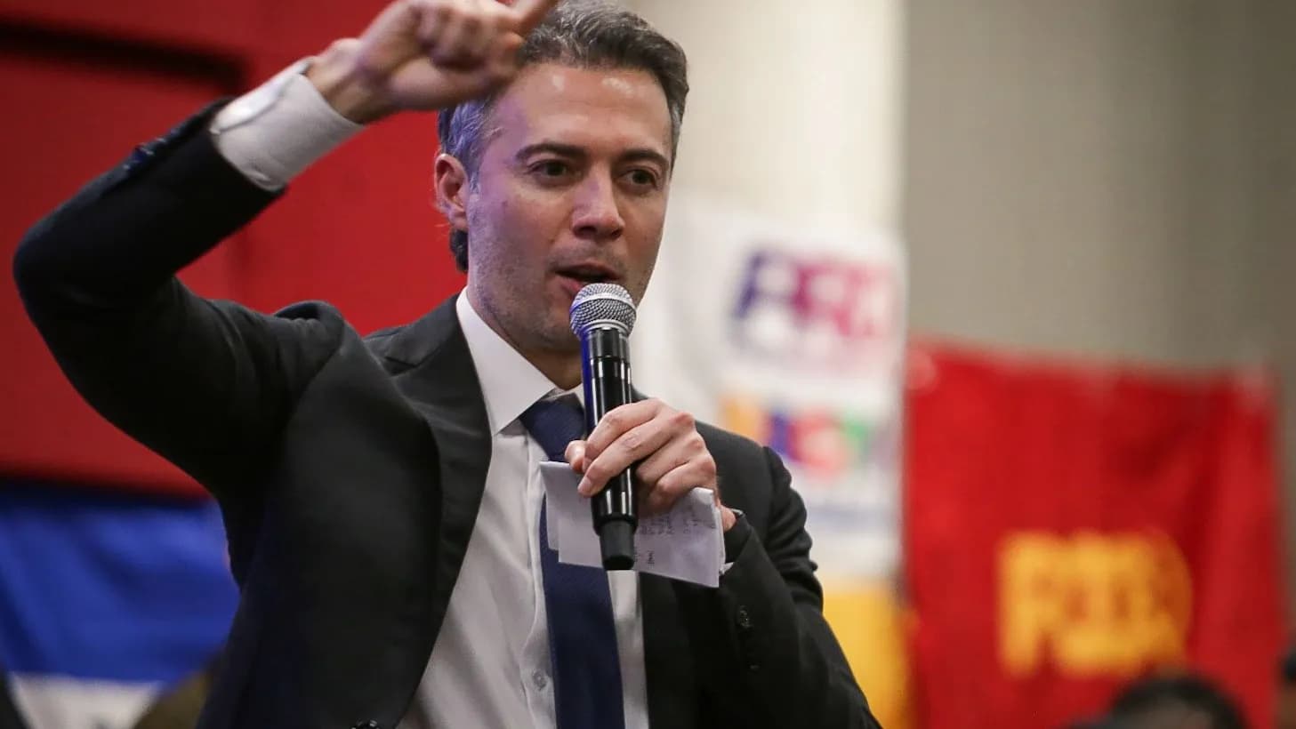 La Procuraduría investiga si Daniel Quintero incurrió en participación indebida en política. Créditos: Colprensa