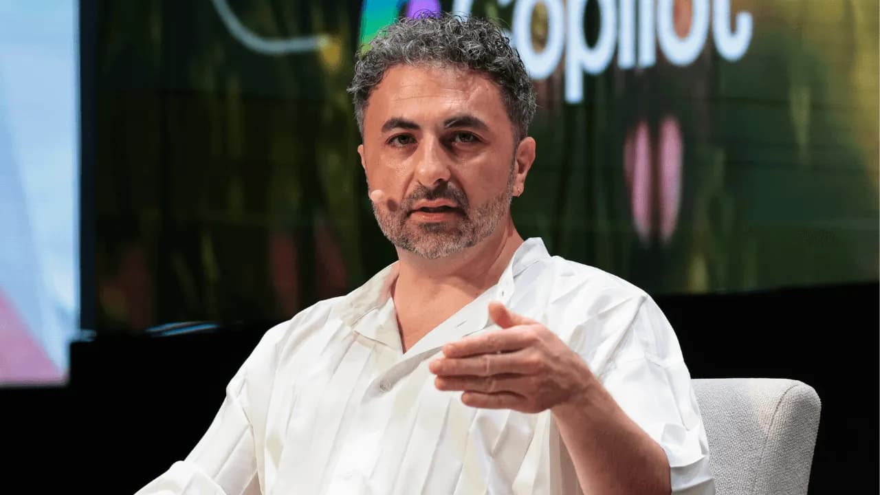 El jefe de IA de Microsoft le declara la guerra a la ‘conciencia’ de Claude