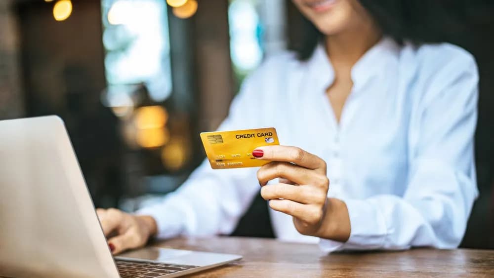 Los bancos podrán cobrarle más por usar la tarjeta de crédito: subió la tasa de usura para agosto