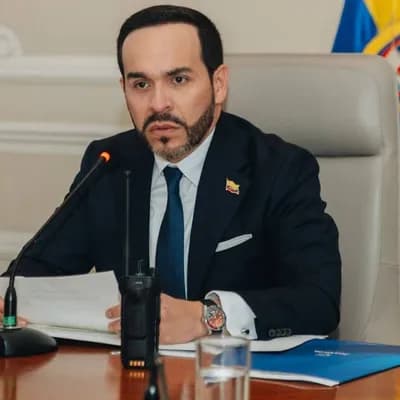 Vuelos de Abelardo de la Espriella costaron 2.286 millones en su primer mes de gobierno