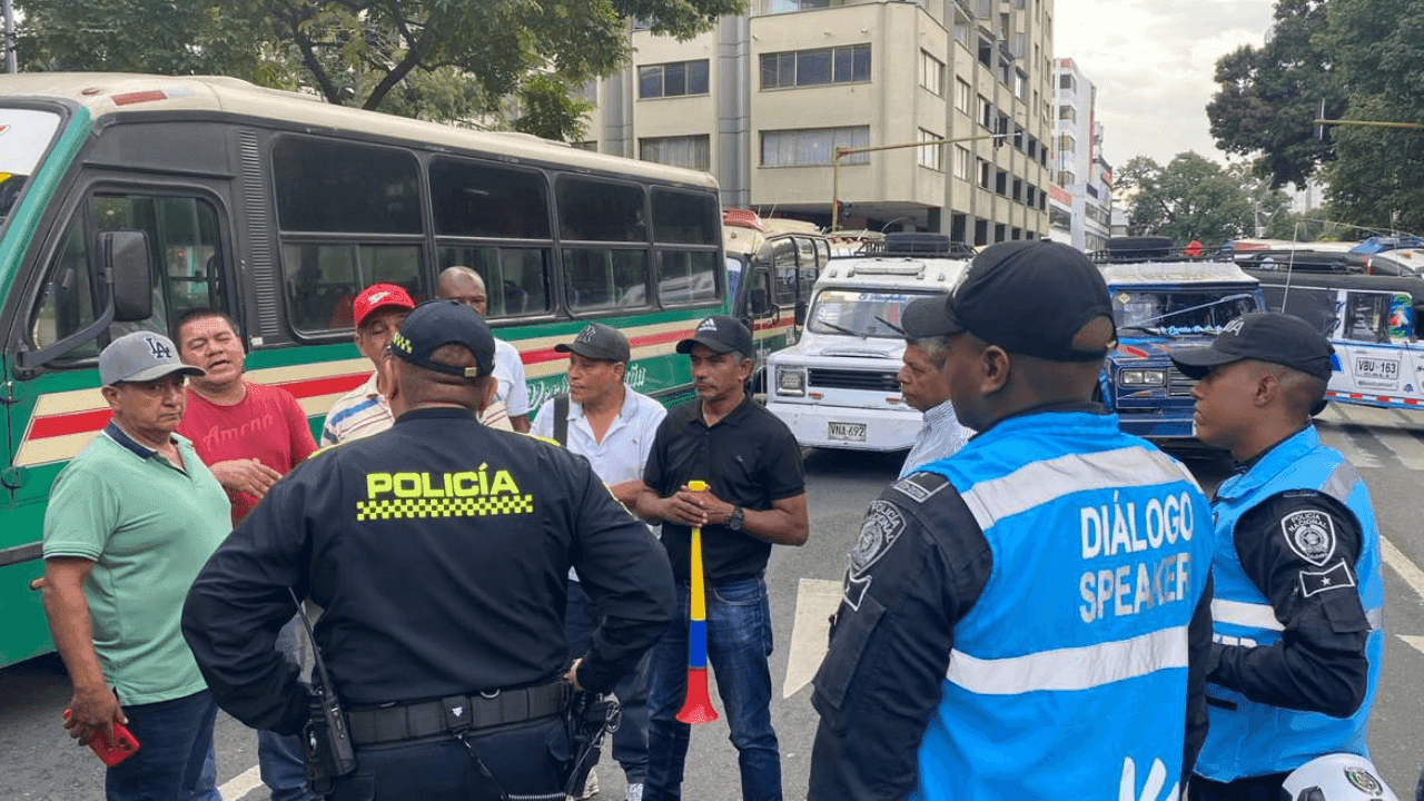 ¿Por qué los transportadores de servicio público están protestando en Cali?: alcalde Eder dice que no cederá a bloqueos