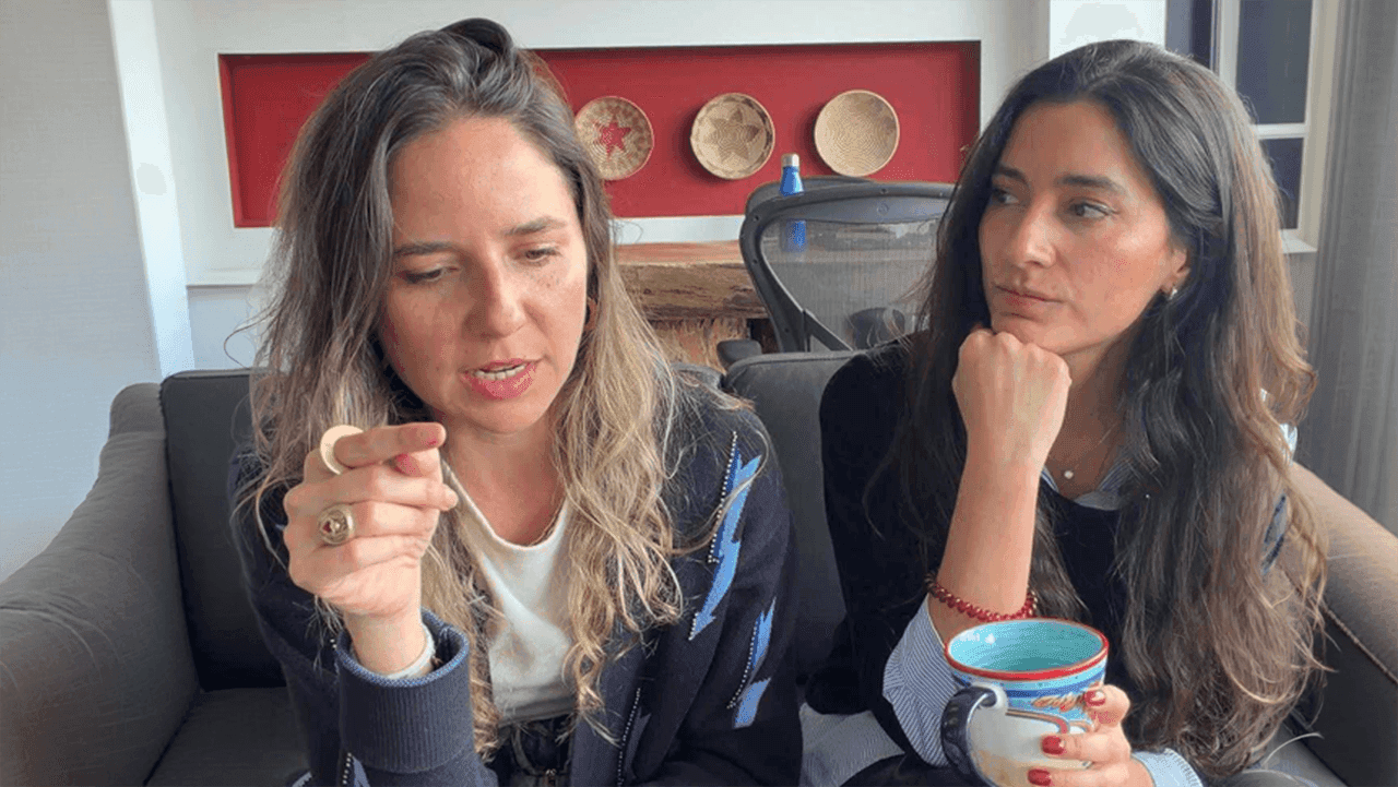 Daniela Amaya y Juanita Vélez, fundadoras de MiopÍA, en entrevista con CAMBIO. Créditos: Cortesía MiopÍA