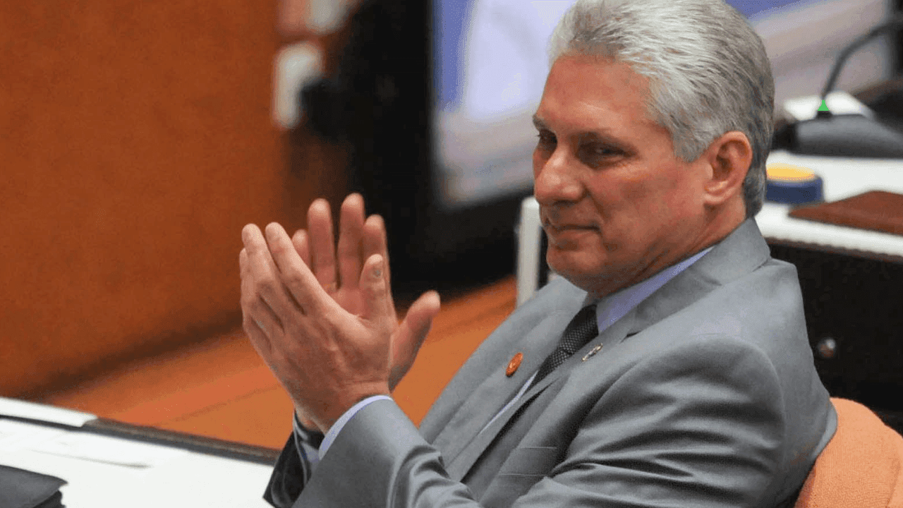 En Cuba: ¿cambio de rumbo de la revolución? Por Julio Londoño En Cuba: ¿cambio de rumbo de la revolución? Por Julio Londoño