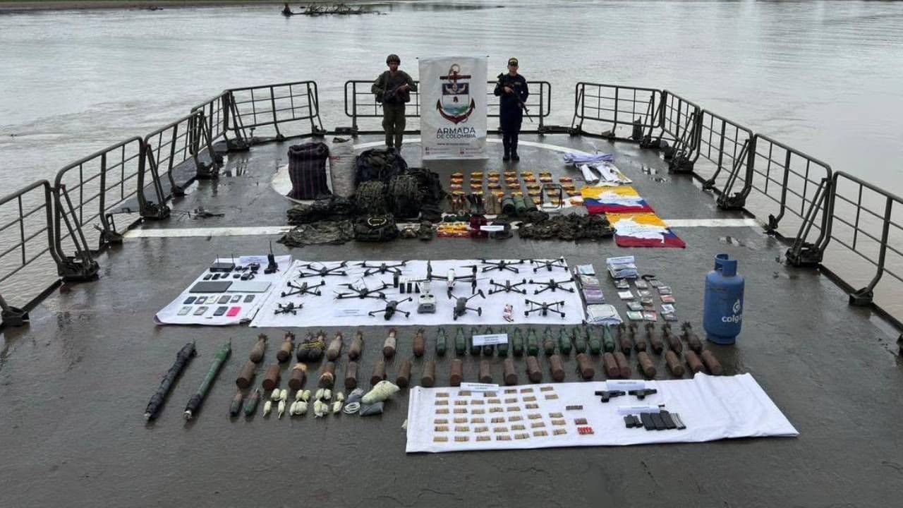 Cauca: Hallaron 13 drones y 350 kilos de explosivos en dos depósitos de las disidencias a pocos días de las elecciones Cauca: Hallaron 13 drones y 350 kilos de explosivos en dos depósitos de las disidencias a pocos días de las elecciones