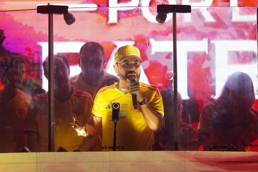 La tutela con la que pretenden tumbar medida que impide el uso de la camiseta de la selección Colombia en la campaña de Abelardo de la Espriella La tutela con la que pretenden tumbar medida que impide el uso de la camiseta de la selección Colombia en la campaña de Abelardo de la Espriella