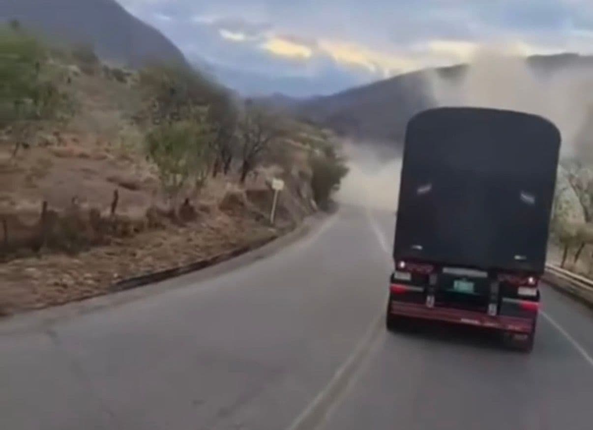 Atentado en la vía panamericana. Foto: Captura de video. Atentado en la vía panamericana. Foto: Captura de video.