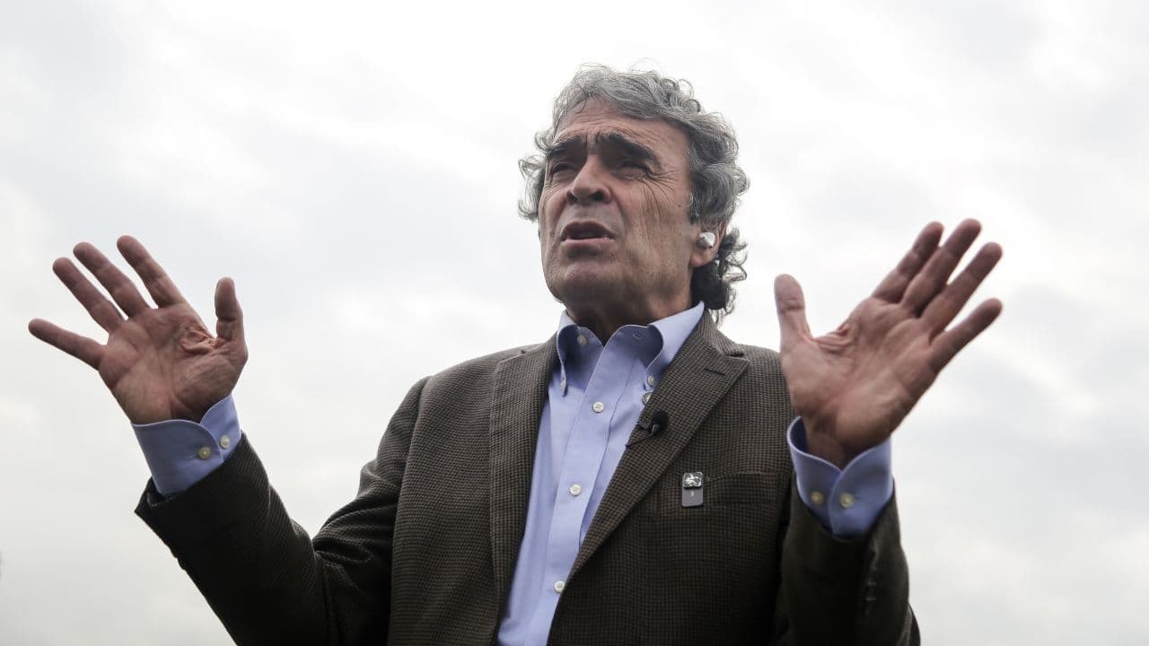 Fajardo le pone condiciones a Iván Cepeda: este es el decálogo para que el millón de votos se vaya al progresismo Fajardo le pone condiciones a Iván Cepeda: este es el decálogo para que el millón de votos se vaya al progresismo
