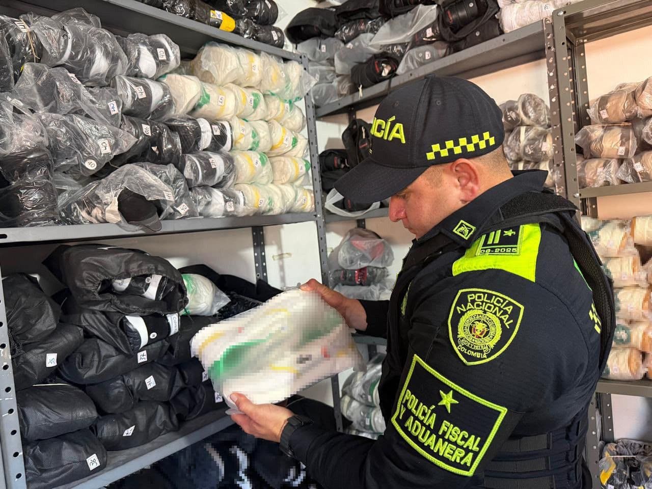 Golpe al contrabando de calzado en Medellín Golpe al contrabando de calzado en Medellín