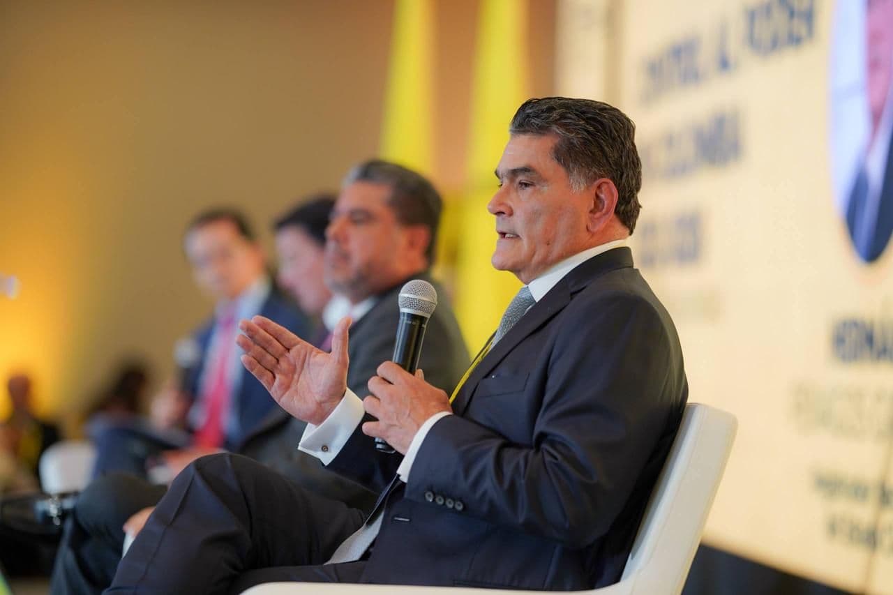 “La legitimidad de las instituciones merece el respeto de la autoridad mayor, que es el presidente”: Gregorio Eljach “La legitimidad de las instituciones merece el respeto de la autoridad mayor, que es el presidente”: Gregorio Eljach