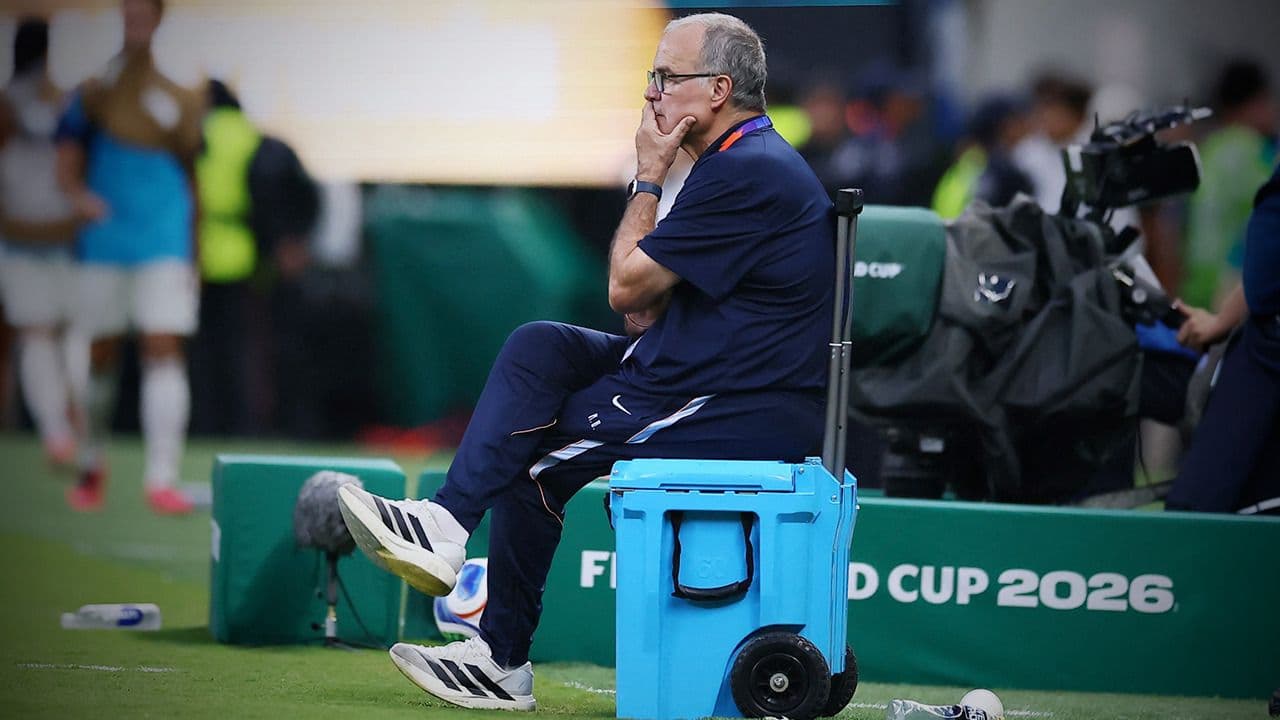 Marcelo Bielsa en su heladera. Mundial 2026. Créditos: Reuters Marcelo Bielsa en su heladera. Mundial 2026. Créditos: Reuters