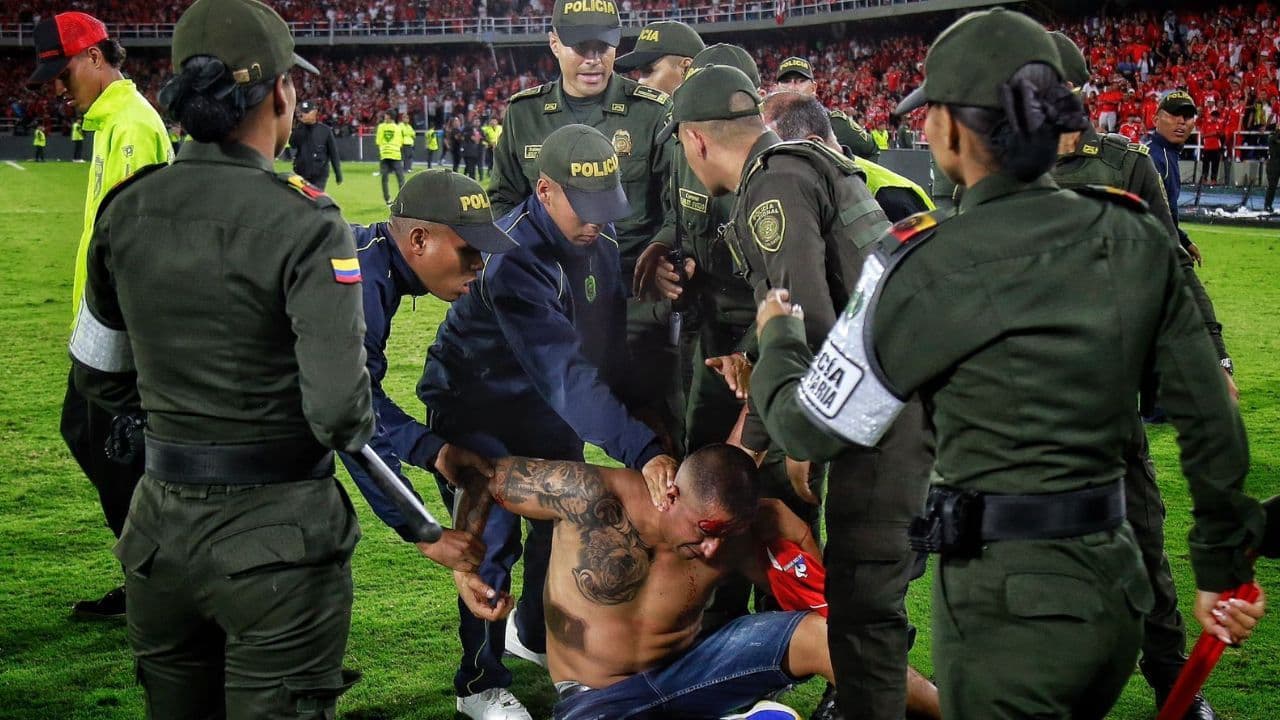 photologuephotos2024-12_quien_deberia_garantizar_la_inseguridad_en_los_estadiosjpg photologuephotos2024-12_quien_deberia_garantizar_la_inseguridad_en_los_estadiosjpg