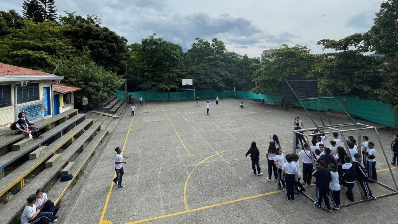 photologuephotos2025-06colegio_medellinjpg photologuephotos2025-06colegio_medellinjpg