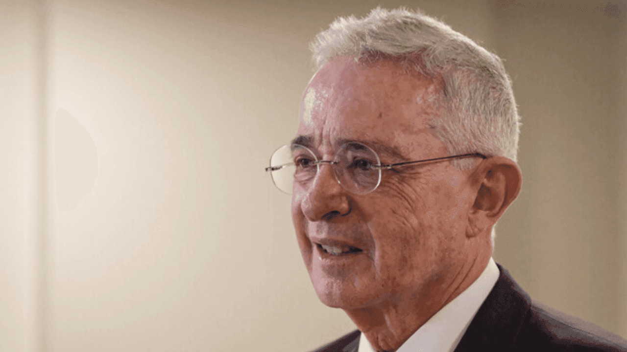 photologuephotos2025-05alvaro_uribe_expresidente_y_exsenador_de_colombiapng photologuephotos2025-05alvaro_uribe_expresidente_y_exsenador_de_colombiapng