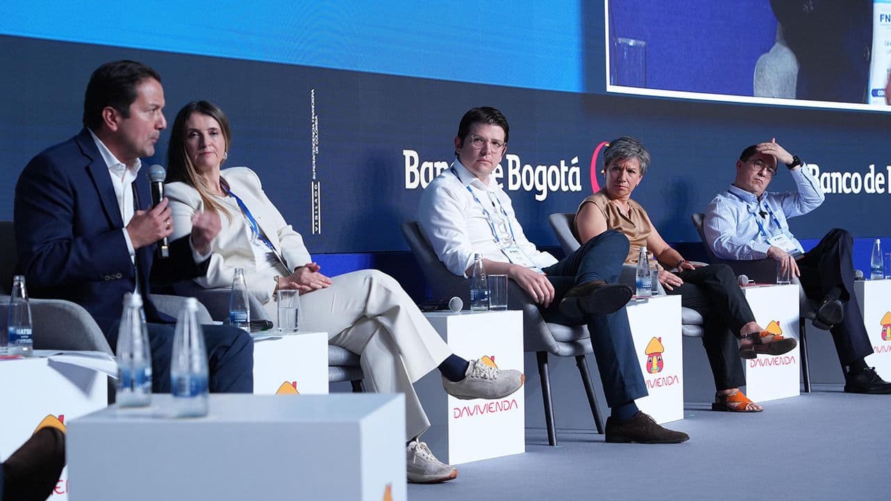 photologuephotos2025-06panel_precandidatos_2jpeg photologuephotos2025-06panel_precandidatos_2jpeg