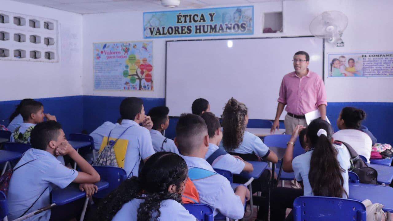 photologuephotos2025-07estudio_sin_madrugon_que_propone_y_como_va_el_tramite_de_la_ley_que_cambiaria_el_horario_de_ingreso_a_colegiosjpg photologuephotos2025-07estudio_sin_madrugon_que_propone_y_como_va_el_tramite_de_la_ley_que_cambiaria_el_horario_de_ingreso_a_colegiosjpg