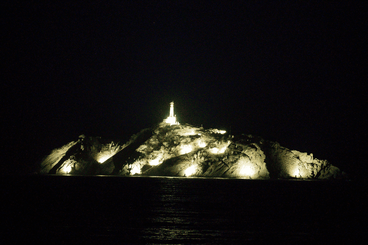 photologuephotos2025-07el_morro_santa_marta_iluminadopng photologuephotos2025-07el_morro_santa_marta_iluminadopng