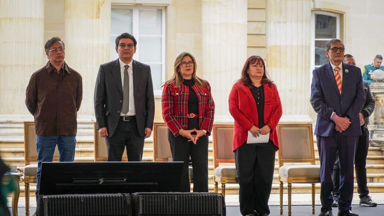 Acto de excusas públicas al Colectivo de Abogados José Alvear Restrepo 2 Acto de excusas públicas al Colectivo de Abogados José Alvear Restrepo 2